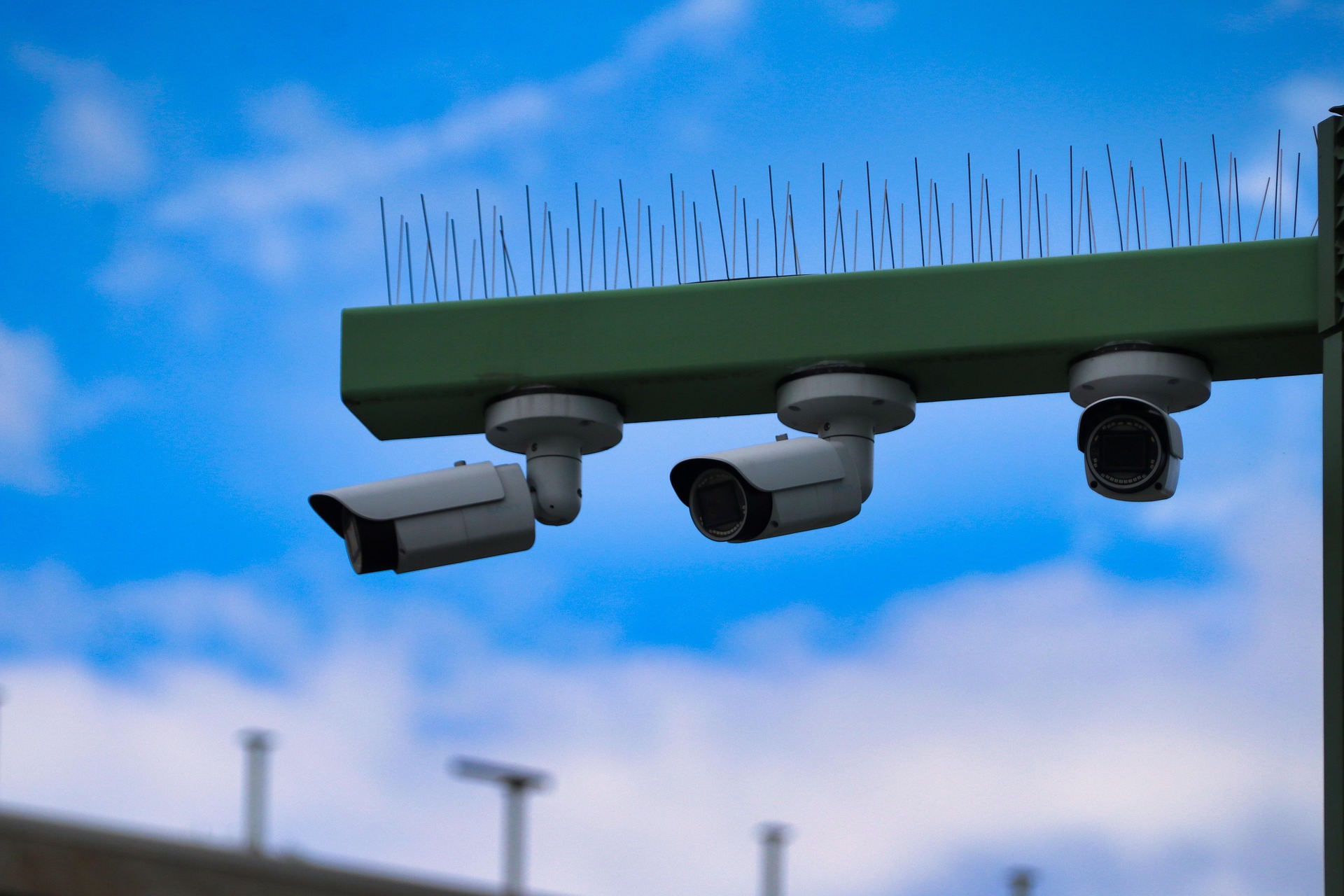 Düşük Işıkta Güvenlik Lensi Teknolojisinde Çığır Açanlar: Siyah Işık F1.0 ve Kızılötesi Aydınlatma